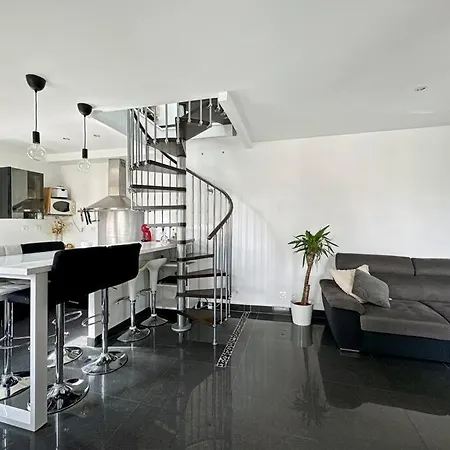 Maison Avec Jardin Champigny Sur Marne - 6 Personnes Exterior photo