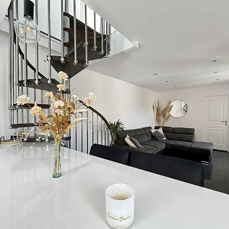 Maison Avec Jardin Champigny Sur Marne - 6 Personnes Exterior photo