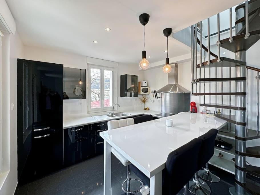 Maison Avec Jardin Sur Marne - 6 Personnes *